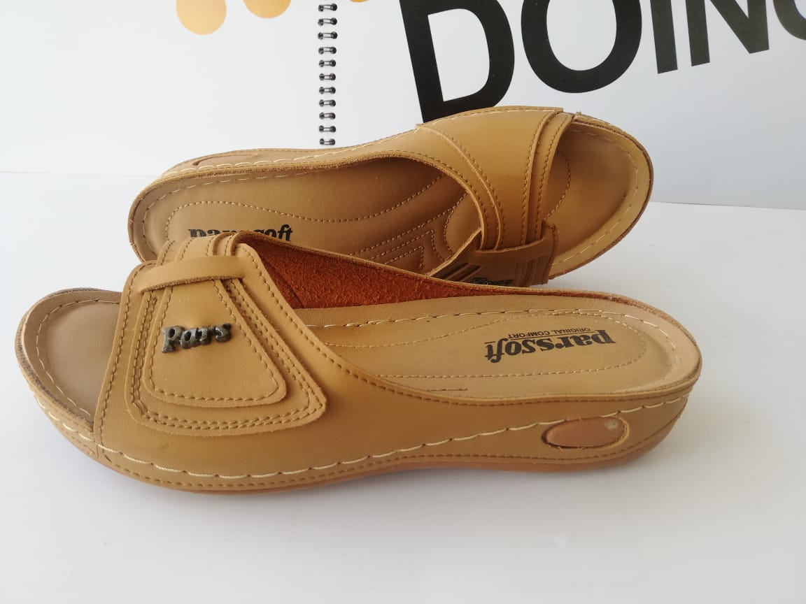 Women Shoes decent design