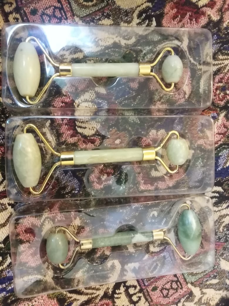 Jade Roller stone with Natural Anti Aging Jade Stone for Face Eye Massage
