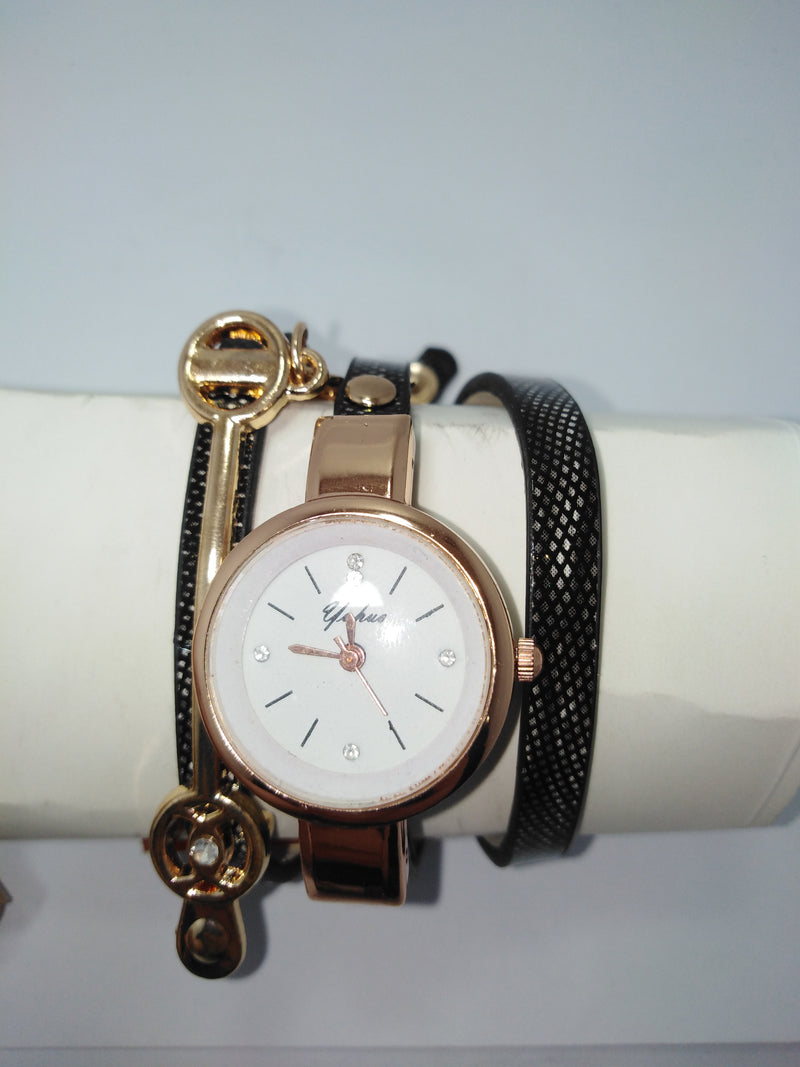 Bracelet watch black and gold for women