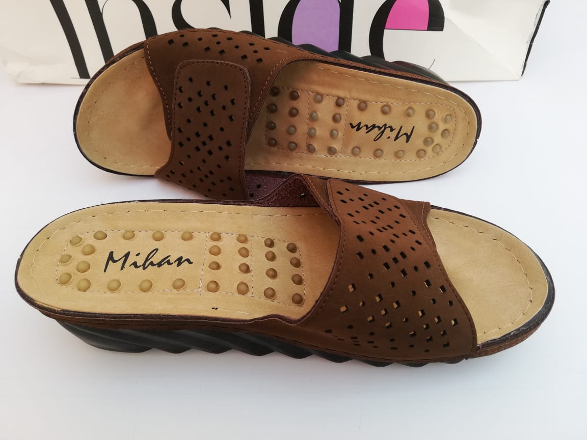 Decent shoes brown color